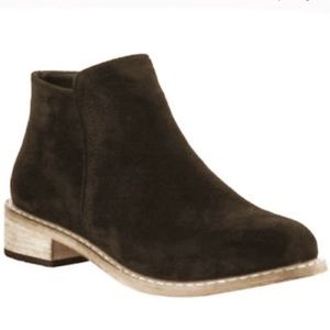 *SOLD* Seven7 Cisco Kid Vegan Leather Bootie Size 10